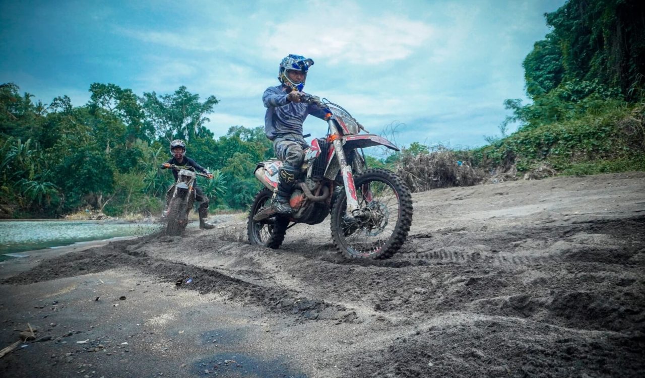 bali dirtbike enduro adventure beach (24)