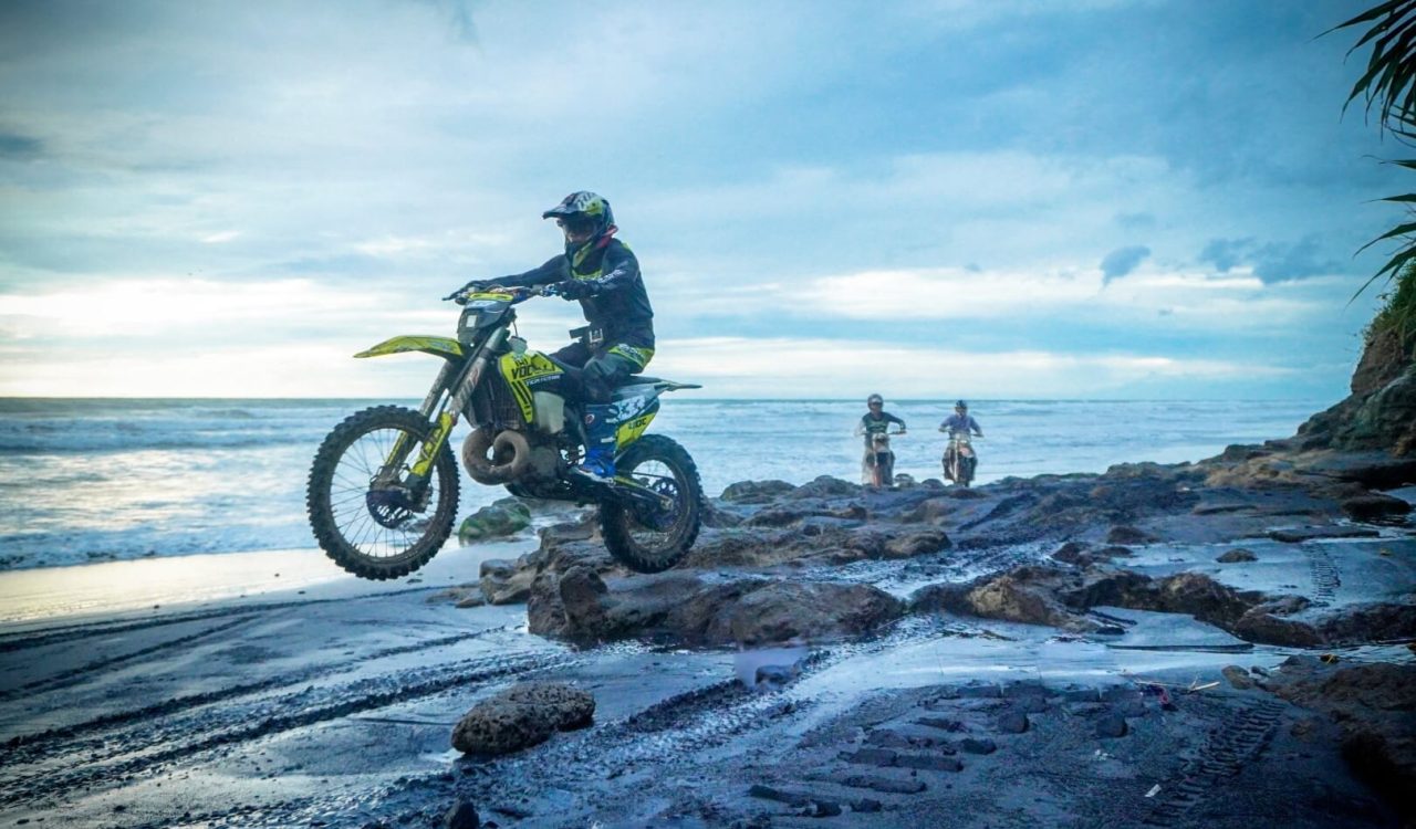 bali dirtbike enduro adventure beach (29)